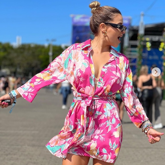 Beautiful Zara pink satin effect floral mini dress - Picture 9 of 9